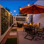 Western Themed Old Town Scottsdale Condo With King Bed And Community Pool