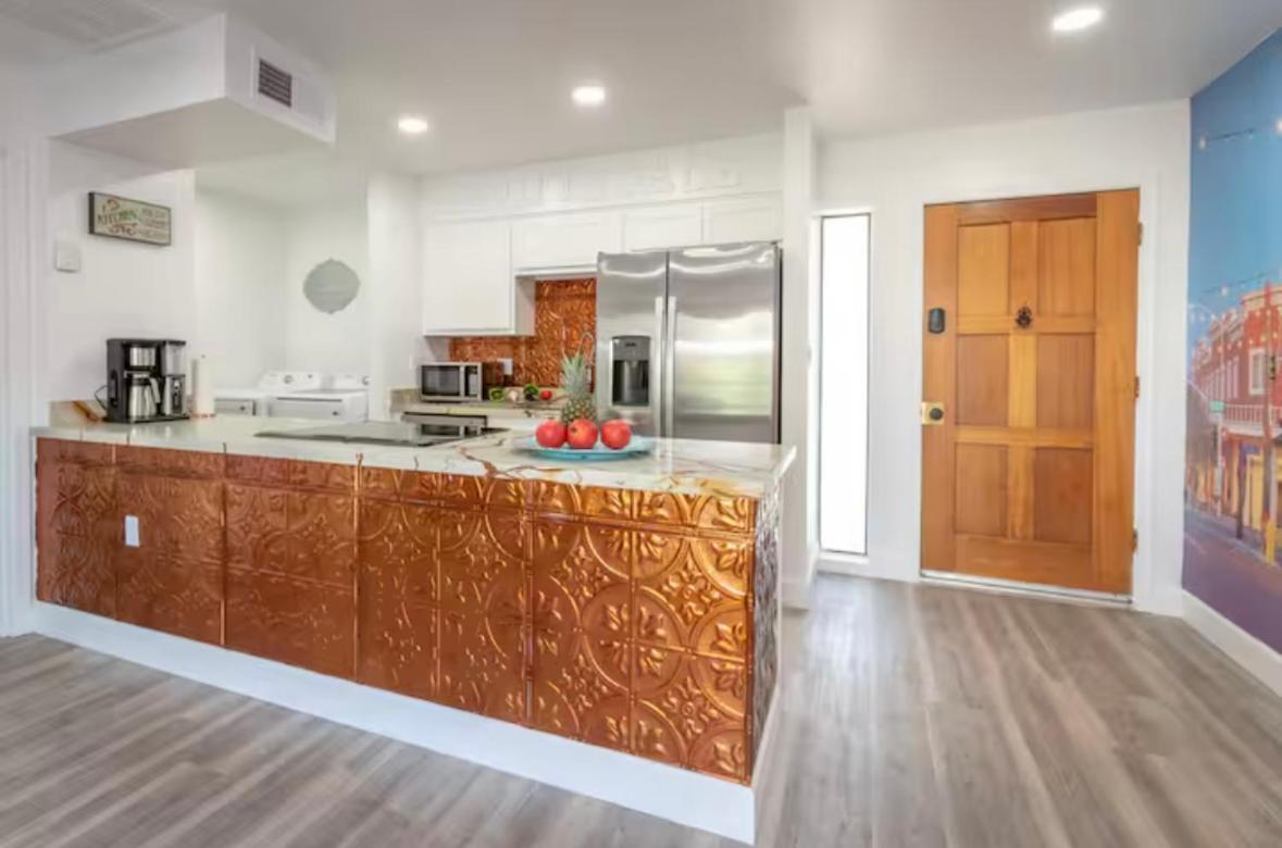 Western Themed Old Town With King Bed And Community Pool Scottsdale