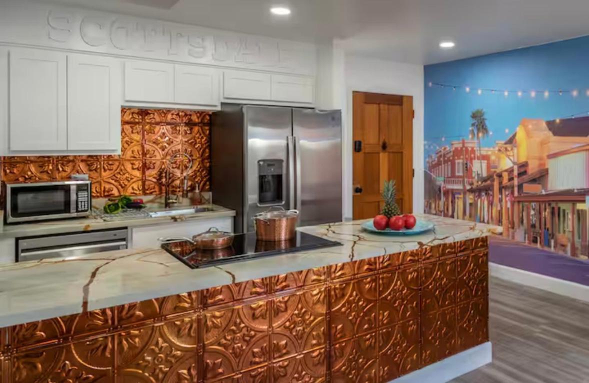 Apartment Western Themed Old Town With King Bed And Community Pool